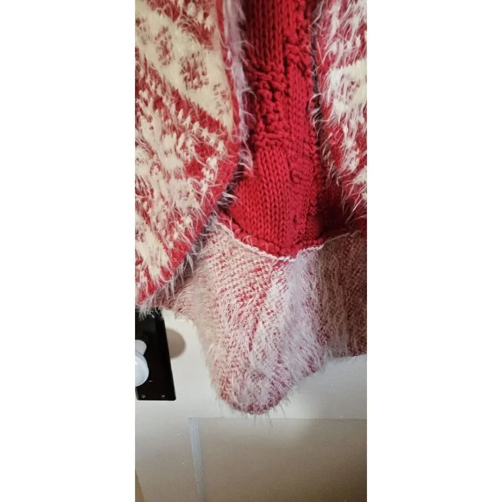 NWT Max studio kids soft fuzz‎ cable knit vest shrug girl Sz M (10-12)